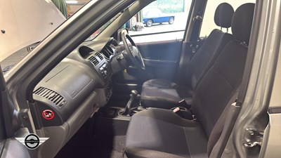 Lot 852 - 2004 SUZUKI IGNIS GL