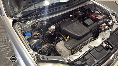 Lot 852 - 2004 SUZUKI IGNIS GL