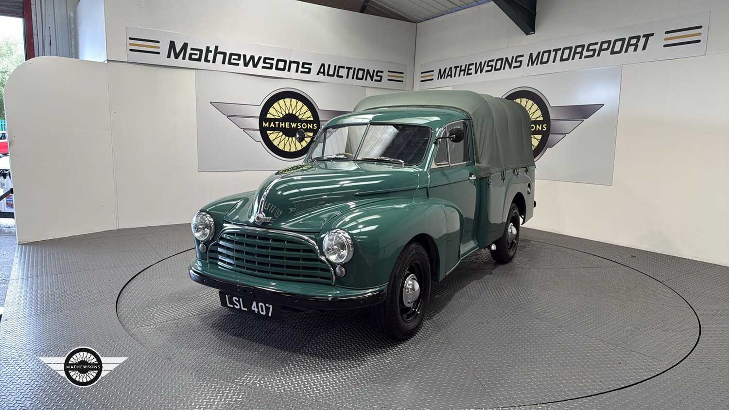 Lot 42 - 1952 MORRIS COWLEY