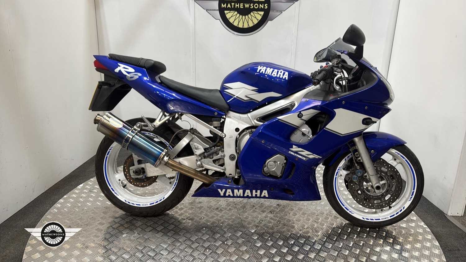 Lot 10 - 1999 YAMAHA R6