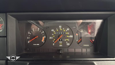 Lot 20 - 1991 VOLVO 240