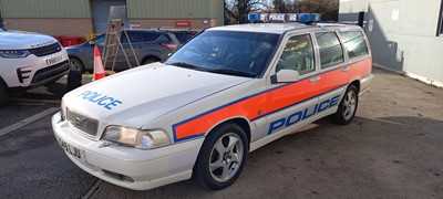 Lot 38 - 1999 VOLVO V70 T5