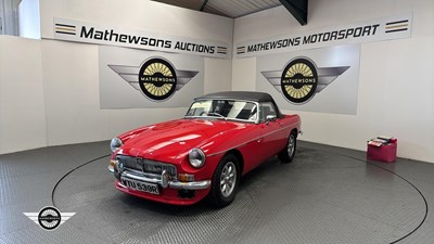 Lot 798 - 1977 MG B