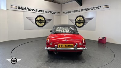 Lot 798 - 1977 MG B