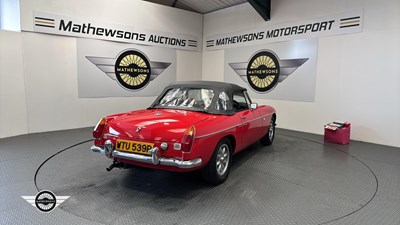 Lot 798 - 1977 MG B