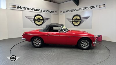 Lot 798 - 1977 MG B
