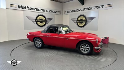 Lot 798 - 1977 MG B