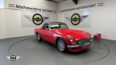 Lot 798 - 1977 MG B