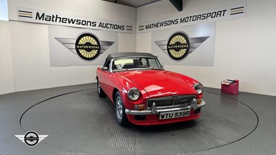 Lot 798 - 1977 MG B
