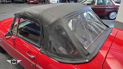 Lot 798 - 1977 MG B