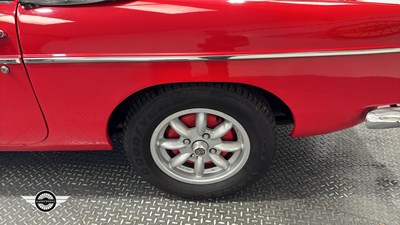 Lot 798 - 1977 MG B