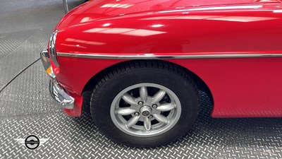 Lot 798 - 1977 MG B