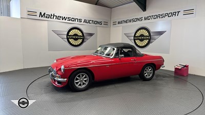 Lot 798 - 1977 MG B
