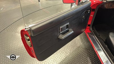 Lot 798 - 1977 MG B