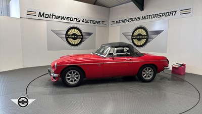 Lot 798 - 1977 MG B
