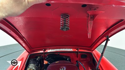 Lot 798 - 1977 MG B