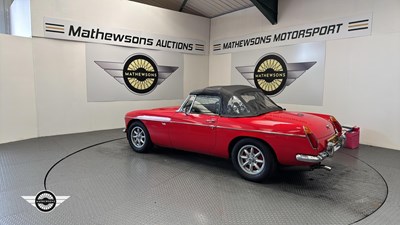 Lot 798 - 1977 MG B