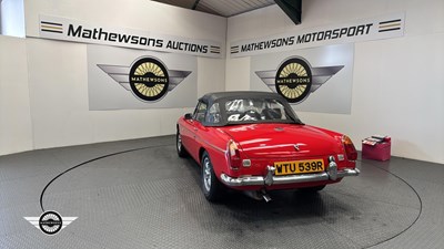 Lot 798 - 1977 MG B