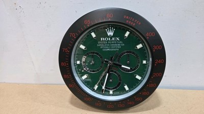Lot 443 - ROLEX STYLE OYSTER PERPETUAL COSMOGRAPH, BLACK / GREEN WALL CLOCK
