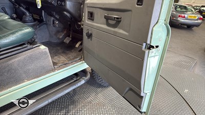 Lot 788 - 1999 LAND ROVER DEFENDER 90 COUNTY TD5