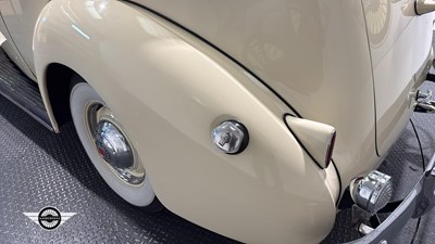 Lot 194 - 1939 PACKARD COUPE
