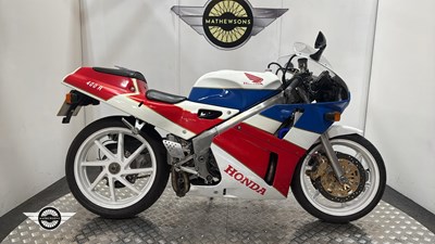Lot 202 - 1990 HONDA VFR400R (NC30)