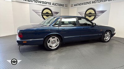 Lot 226 - 1995 JAGUAR XJR AUTO