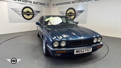 Lot 226 - 1995 JAGUAR XJR AUTO
