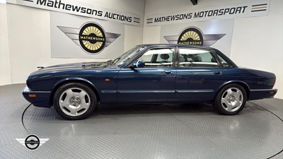 Lot 226 - 1995 JAGUAR XJR AUTO