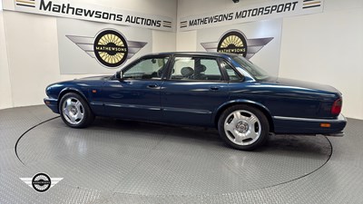 Lot 226 - 1995 JAGUAR XJR AUTO