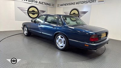 Lot 226 - 1995 JAGUAR XJR AUTO
