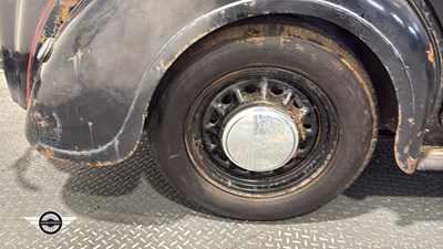 Lot 698 - 1946 AUSTIN 10 GS1