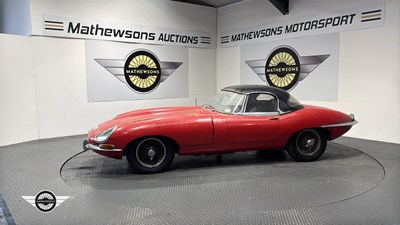 Lot 256 - 1966 JAGUAR 'E' TYPE