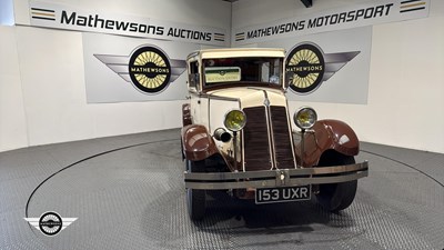 Lot 638 - 1931 RENAULT MODEL MONO 6 SALOON TYPE RY2
