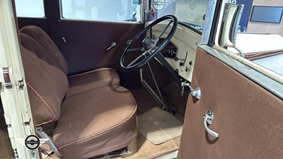 Lot 638 - 1931 RENAULT MODEL MONO 6 SALOON TYPE RY2