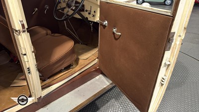 Lot 638 - 1931 RENAULT MODEL MONO 6 SALOON TYPE RY2