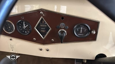 Lot 638 - 1931 RENAULT MODEL MONO 6 SALOON TYPE RY2