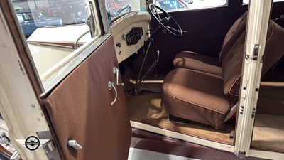 Lot 638 - 1931 RENAULT MODEL MONO 6 SALOON TYPE RY2