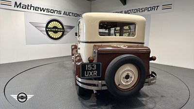 Lot 638 - 1931 RENAULT MODEL MONO 6 SALOON TYPE RY2