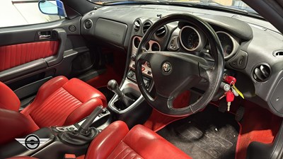 Lot 302 - 2000 ALFA ROMEO SPIDER LUSSO T-SPARK 16V