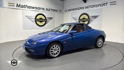 Lot 302 - 2000 ALFA ROMEO SPIDER LUSSO T-SPARK 16V