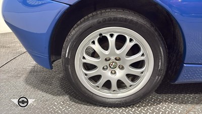 Lot 302 - 2000 ALFA ROMEO SPIDER LUSSO T-SPARK 16V