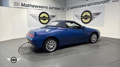 Lot 302 - 2000 ALFA ROMEO SPIDER LUSSO T-SPARK 16V