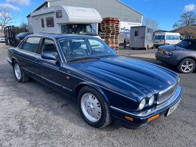 Lot 42 - 1996 JAGUAR XJ6 AUTO