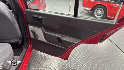 Lot 330 - 1990 VOLVO 340 GL S/R AUTO