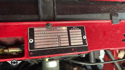 Lot 330 - 1990 VOLVO 340 GL S/R AUTO