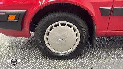 Lot 330 - 1990 VOLVO 340 GL S/R AUTO