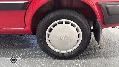 Lot 330 - 1990 VOLVO 340 GL S/R AUTO