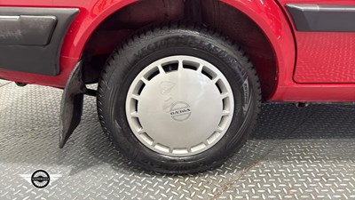 Lot 330 - 1990 VOLVO 340 GL S/R AUTO