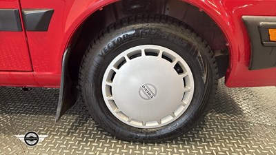 Lot 330 - 1990 VOLVO 340 GL S/R AUTO